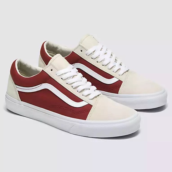 Vans WMNS Old Skool
Canvas/Suede Fired Brick
VN0007NTZHG
Sneakers - Picture 5 of 16